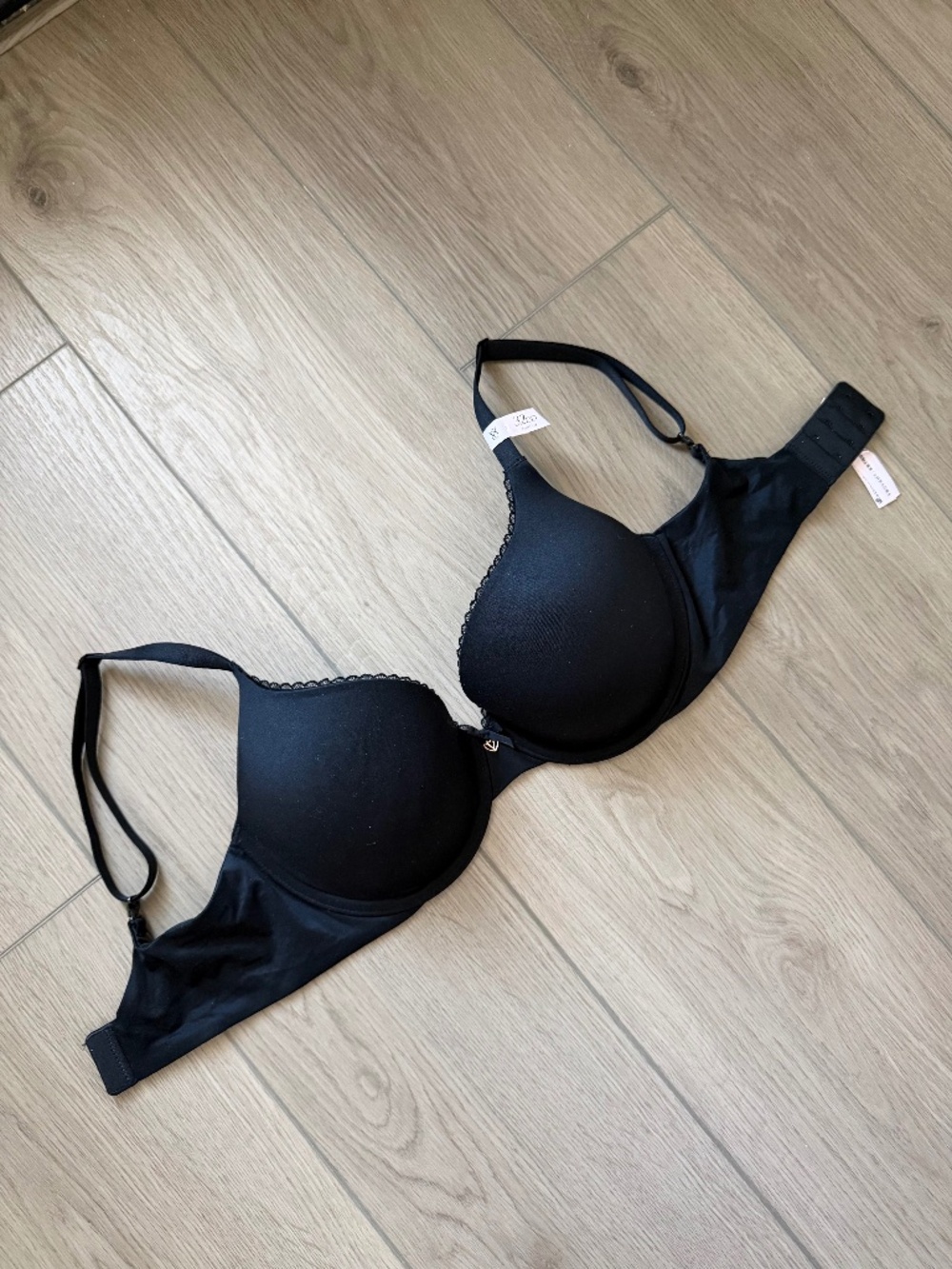 NWT Victoria Secret body by victoria perfect shape bra